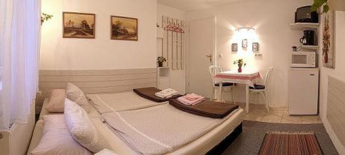 Lakeside Bed And Breakfast Berlin - Pension Am See Falkensee Buitenkant foto